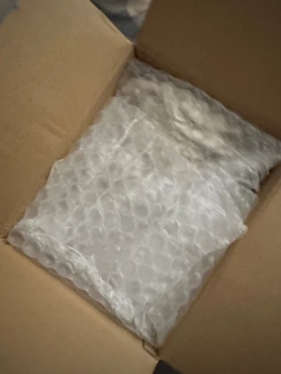 买了莱莎3典藏版，包装非常用心，到手的时候大白箱八角尖尖。选的是海运，上海港口依旧是非常的迅速，十来天上岸。这版可惜的就是没有中文，只能收藏看看了