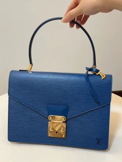 最近疯狂迷上中古，在挖煤姬购买实在太方便了，比代购要省心，合单啥的也很方便，就是自己申报给关税，都在我能接受范围。