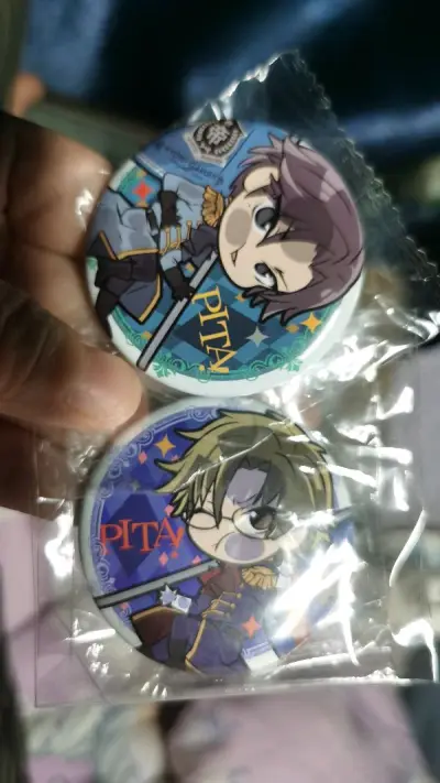 挖煤姬的速度真的很快，这次切了很多小的徽章和挂件，都很可爱，下单操作简单，切的也很快，包装挺结实的，有泡泡纸和防水膜，本来一直很担心，现在看来担心有点多余啦