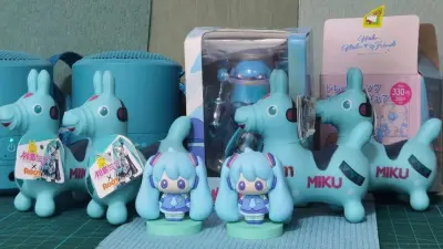 这次依旧用的竹蜻蜓，物流很快
淘了一些葱的冷门小周边，丑萌丑萌的

◎千值练 初音未来 35MechatroWego 机器人
Wego机器人跟很多ip都有联动，买了跟葱的联动款
很小的一只，1/35比例

◎初音未来 Rody小马 跳跳马 软胶公仔
这个造型一共有4...