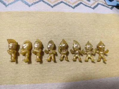 感觉每次在挖煤姬买卡的体验感都还可以，所以这次又买了一些卡。卡片的状态如卖家所描述的一致，成色全新，包装也很严实。第一次收了迪迦剧场版的地铁卡，成色也是十分的完美。
收到的超奥特八兄弟摆件就成色一般了，不过好在造型做工还是很细腻，所以成色方面都在可接受的范围内。这一...