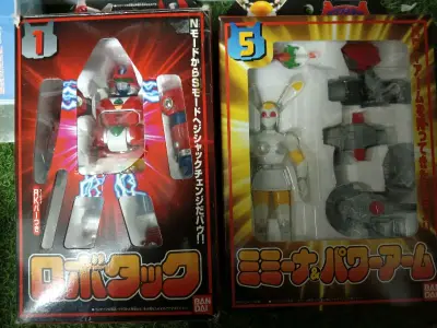 没有想到能够一百多拿下dx的超级战队玩具 这在国内想都不敢想  还有绝版变身器 有些东西比我年纪还大品相那么好，值了