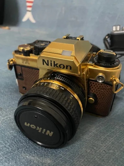 随缘拍到了这款限定款，
虽说是镀金，但价格确实有点离谱，
还在物流都比较顺利，到手很快，
功能一切正常，成色不错，好评