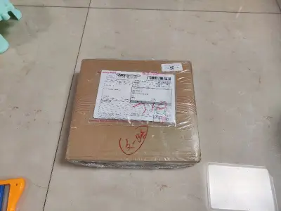 这次把一些库存全部发回来。
好多老贴纸，帅的帅的
包装非常好。没有一点损坏
hhh在用挖煤姬切物的道路上一去不复返了。