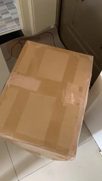 这单挖煤姬的衣服包装得很好，但是其中有一件用了原有的纸箱子，如果能拆掉的话，体积应该更轻一些。希望之后的合单能够都把箱子拆除！