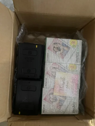 买了220张 ，其中有100张是没有锡纸包装的，收到了检查了批号对了日期。没有过期，挺好的。目前合单时间比较久，其他的都还好。物流方面挺快的走 EMS基本7天