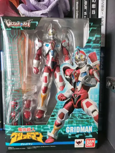 童年的超级英雄
古利特
2013年的老物act非常惊喜在日拍上蹲到了一盒全新的，因为是9几年的老特摄剧想买以前的当时的dx非常贵，只能买act充个情怀。
挖煤姬yyds