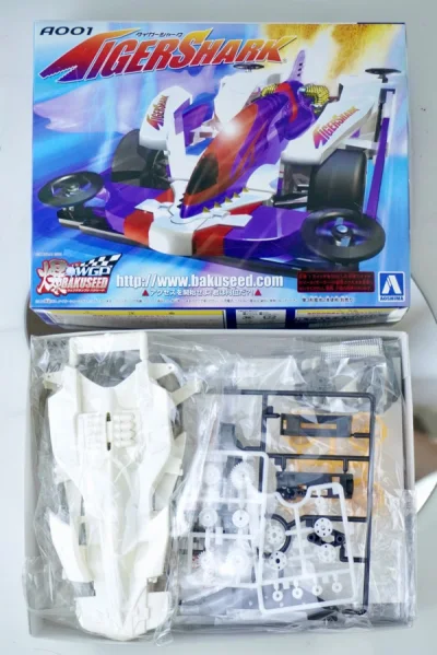 这次又在日拍上找到了万代中古模型玩具
Bandai爆火系列四驱车 距今已经有20年历史
拿到手上还是嘎嘎新 甚至打包来还是八角尖尖
还有一款电镀系列四驱车 到手和图片描述一样 