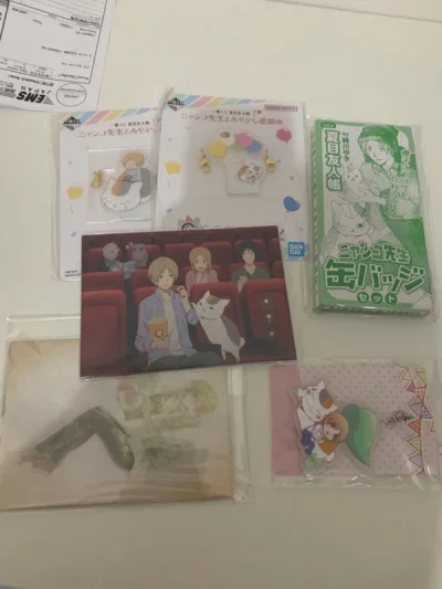 本人第一次在这个app购物 买到心仪的东西 拿到手的那一刻很开心 物流蛮快的 客服也很认真 如果有问题找客服 她们都会很耐心解答 总结是一次很不错的购物体验 以后会继续使用