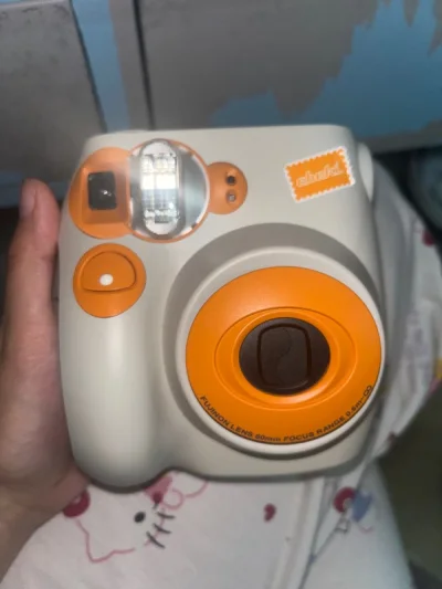 这次超级便宜买了三台拍立得 而且都能用 成色也很新 平均下来一百多块钱一台 走的ep 而且没有被税 谢谢挖煤姬～