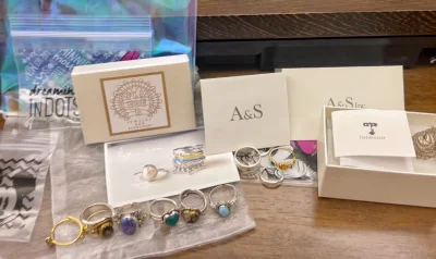 无税放行√

①Nojess 字母尾戒*2
②nojess 宽银戒
③Agete 三色宝石戒
④Bijumam 爱心戒指＊2
⑤Bijumam 海纹石戒指
⑥Bijumam 烟晶
⑦Bijumam 紫蓝松石
⑧Bijumam 蓝色石头小配戒
⑨flavour 银戒（...