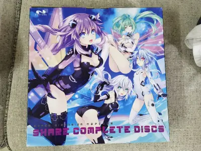 煤炉下单的超次元海王星套装  好价捞到，cd其他啥的都没漏，只有一点瑕疵，挖煤姬的包装很好外盒没有碰撞里面满满包装气泡袋，送的也快，耗时4天 安全到手！ 谢谢门门。