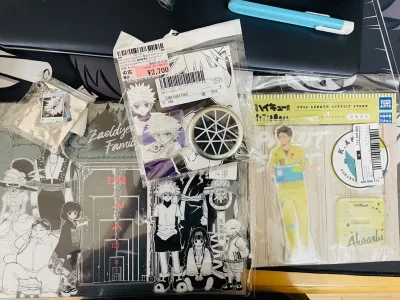 这次仍旧是富坚义博展和小排球谷子，都是在骏河屋下单的，挖煤姬仍旧下单很快，东西本身也很不错，价格算上运费也比海鲜市场还便宜点，包装也还挺结实，挺不错的！