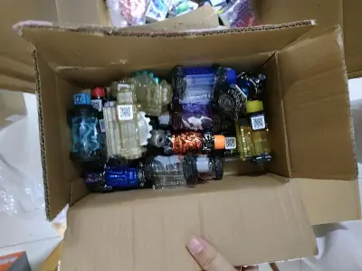 啊啊啊啊，天天被海关抓住要申报，到底是什么情况，如果是直接交税通过也就算了，一直抓着我逮，虽然最近海运巨快速，但是天天海关扣一个月真的难过7