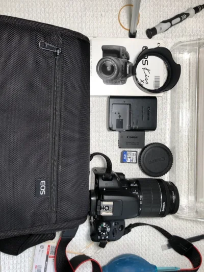 这一次挖的是佳能kissx7，对应国内的版本就是佳能100d，可惜我本来想买白色的来着，可是白色的要比黑色贵一两百?，不过此次挖煤还是快的，发货到家不到十天，税了一百多点，对比国内还是非常的不错，其他下一次的挖煤哈哈哈