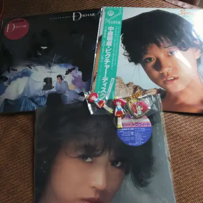 这是第三单了！真的是保存的很好！买的桃子项链居然没有一点划痕真是太感动了，又是好价捡漏的一次哈哈哈哈