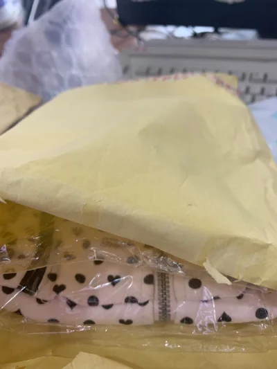 收到啦！心情非常好！这件衣服我寻找了很久 在这个上面找到了并且购买成功使我十分开心 感谢！！！五星好评！