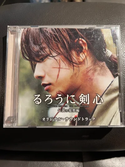 这次海运件大部分CD品相都不错，收到了八方旅人2的原声，羽毛田丈史的Sweet、川井郁子、妹尾武的几张作品。
不过，佐藤直纪的两张浪客剑心原声品相不好，这个日本卖家很不爱惜碟片，标注“没有明显损伤”，实际上两张碟都很多油污、指印、划痕，京都大火篇的内页也是黏在一起，...