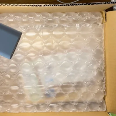 这次也很顺利，这一批物品的卖家发货入库都挺快，合单差不多也是审核了三四天，合单之后隔天就发货了，为了快一点收到依然选择了ems，从发货到收到一共六天。合单之后重量变少，国际邮费退回也很快。挖煤姬的包裹真的保护得很好，因为物品中有未公开拍立得不适合放物品的图，所以只能...