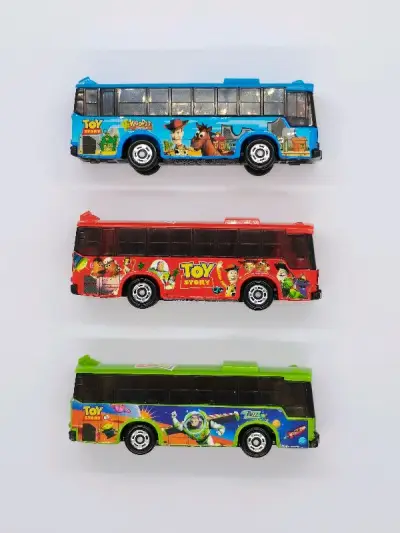 挖煤挖到多美卡漂亮小车，对于多美卡迪士尼系列真的是完全没有抵抗力，国内预定价格很高，在挖煤姬上打包购买超级划算，每一台都是八角尖尖，日版带胶条封口真的是盒控的福音。