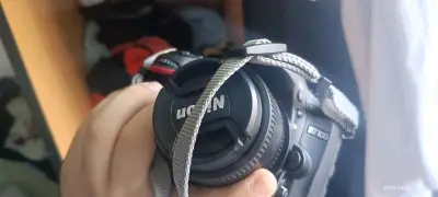 我非常开心可以以很低的价格买到sigma 70-300dg的镜头，马达没问题，没有霉菌，磨损很低，还带了包装盒等一系列，非常非常喜欢这次购物