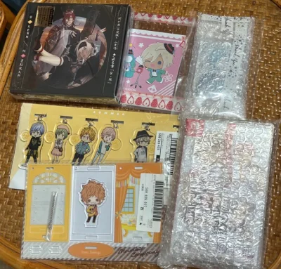 从合单到收到货物大约1个月以内可以搞定，海运又便宜，现在时效上来了就比较方便了。淘到了蹲了好久的cd，基本是未开封品质，中古价格还蛮划算的。