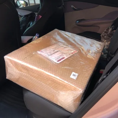 给包装的工作人员加鸡腿，虽然这次运输的货物比较旧，但是丝毫没有轻视，包装的厚度非常好，内部的缓冲材料也是做得很足。
如果每次都是这样的包装质量，那就无敌了。
纸张的硬度与厚度也是很棒的！