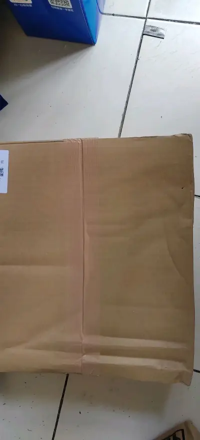 第一次在挖煤姬上进行海淘，走的EMS，速度非常快差不多两个星期就到手上了，东西保存的也很完好，包装的很严实