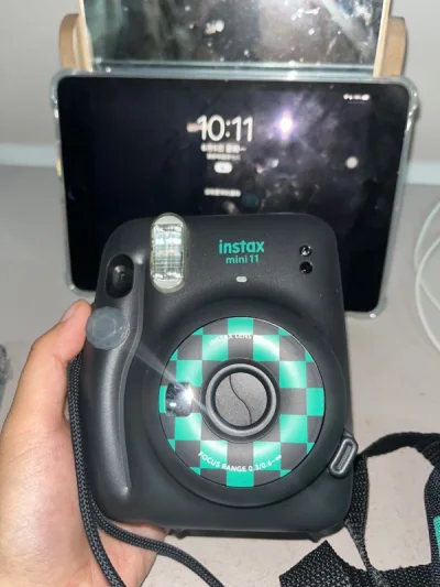 这次买了两台拍立得 mini11和mini70 11是和鬼灭之刃的联名款 而且是全新未使用的 mini70也是接近未使用 成色真的很棒 包装也很好 走的ems 一个星期不到就收到了 谢谢挖煤姬