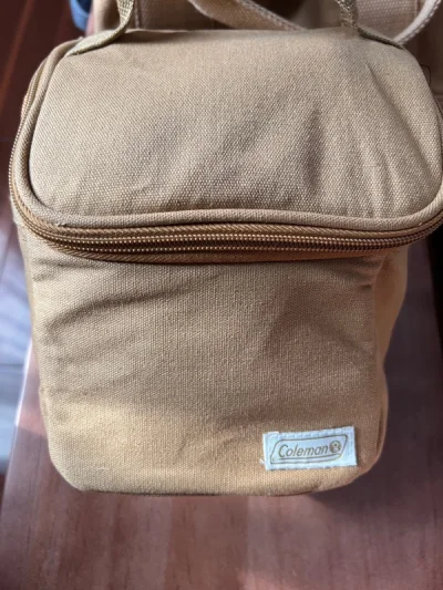 操作比较简单，购买也方便，下单到送到手大概在一周时间左右，很快速。硬要说缺点，唯一遗憾的是运费和税高。