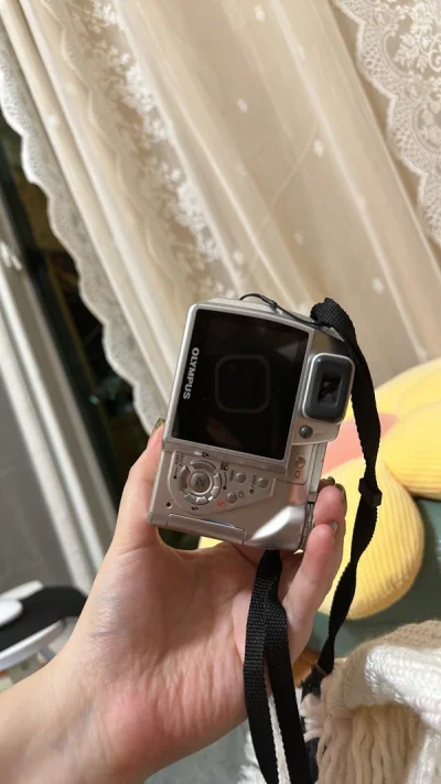 经历从挑选，到期待收到货。是个很奇妙的经历。整体购物还算圆满。收到的东西和描述的也比较符合。整体是比较满意的一次购物了。