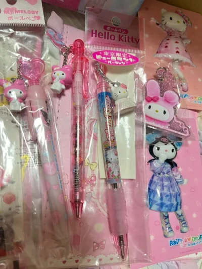 超级幸福 樱花妹人好好的呜呜呜呜下了六单 有一单的卖家还送了赠品 物流选的ems一周就到了 开心开心！