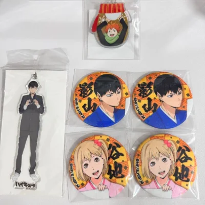 很喜欢的新年布吧唧收到了，是75mm的大吧唧，很美丽的说。乌野yyxs呀，每次心情不好的时候，小太阳?帮我驱散阴霾，重拾信心❤真的爱惨啦。谷子状态蛮不错的，开箱完要接着收纳起来啦～～