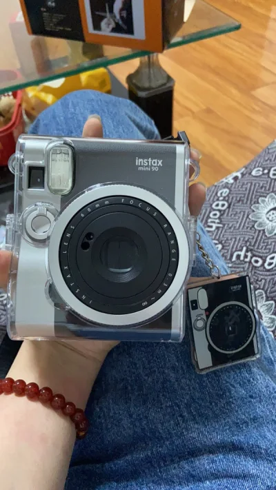 走的海运这一单很棒速度较快大约28天就收到啦，通关很丝滑顺利！加固后的泡沫很多包装的很不错！已经下了n单，从ccd 买到拍立得！每个型号都想拥有！不留言下单直接切的速度很快！mini90不愧是机皇，拍照绝绝子！功能都是正常的且成色较新，期待后面的快递～