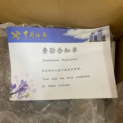 这次又切了很多美丽的小卡 太开心了！！被海关开箱查验但是无税过很幸运 还收到了樱花妹的小纸条 这次的包装依旧很好 泡沫纸满满的 希望之后的包裹也快点到～