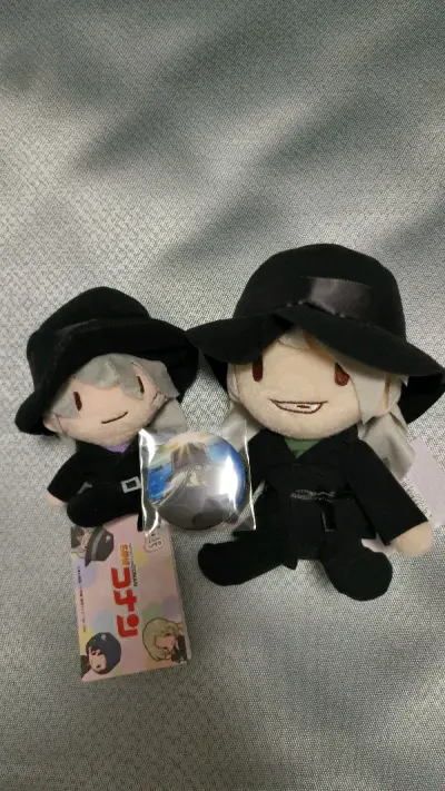 初入谷圈 第一次使用挖煤姬 适合我这种单机买谷的人，不信任直播也懒得去找代购，还是靠自己最好。是贵还是便宜都没有轻松购物强！特别适合社恐人 
最后感谢垃圾屋让我吃到DA太宰治 竟然没有一点锈和凸点 太开心了