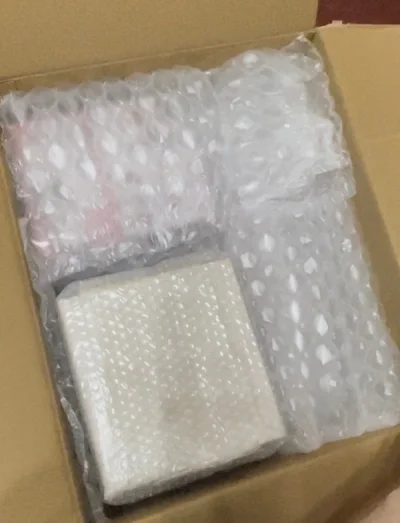 第九单，为了手办和摆件们加了包裹内加厚服务，泡泡纸给的非常足裹的非常严实，很推荐，到手都是八角尖尖，每个商品都单独包装，速度也很快，从发货到收到一共15天，而且无税不补充申报到家了～