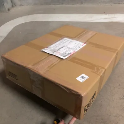 也算是属于上古玩物了，1993年制造，头一次看到新的，也是毅然决绝的一口价拍下了。
实物拆开一看，果然做工跟80年代的产品还是缩水一些的。黄金年代一去不复返了。
为了好奇心埋单，买贵了，哈哈哈哈哈