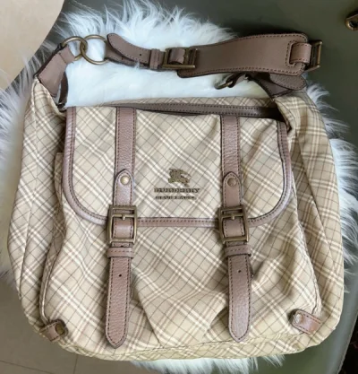 这一次收到的包包太满意了，每一个都很好看也很喜欢!成色非常好而且价格也很便宜!太棒啦!还有许多包包在途，希望也跟这次一样让人满意!物流快而且包装非常好，很喜欢