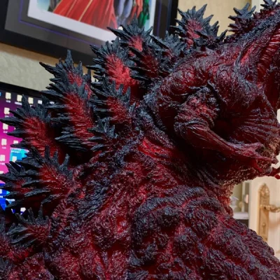 很不错的购物体验，有问题咨询客服也会很耐心的解答。发货速度也算挺快的，包装也可以。收到物品之后第一时间就忍不住拆开了！哈哈哈哈！真的是很震撼的实物，完美到手，心心念念等了十天，拍了几张照片炫耀一下。希望后续能收到物美价廉的哥斯拉！哈哈哈哈哈！