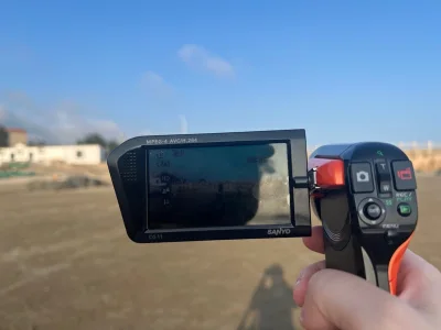 历经一个多月，终于收到相机啦。颜色好漂亮好喜欢。哈哈哈哈朋友问我是不是体温枪，很特别的摄像机，小小的一个，特别可爱。非常好用，颜值还高