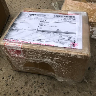 天天刷挖煤姬，偶然看到的一款小型遥控车。价格适中，入手一个看看。
实物真不错呢，虽然小，但是精致呀。
这包装也是很不错，安全抵达。
这个大小的纸箱是真不错，比起那种扁的，让人放心许多。