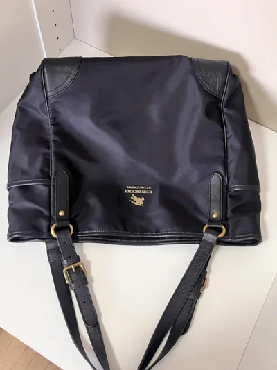 ep的速度最快真的很快 和ems差不多啦 买的两个包包都很快的安全抵达 包装的一如既往的好 拆箱太快乐啦