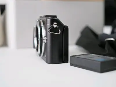 又一次蹲到了奥林巴斯epl3微单相机，虽然成色不够完美但好在镜头都没问题，干净无霉无灰，实用的相机，再次感谢平台