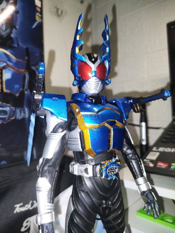 不错的购物体验，吹爆这款RAH假面骑士！细节控狂喜✨ 还原度百分百贴合原作，皮质战衣质感细腻，金属配件光泽感超赞，腰带、眼灯等小细节拿捏到位，素体关节流畅不松垮，把
RAH假面骑士封神！质感、细节、可动全满分? 比例完美，做工精湛，无瑕疵无翻车，收藏把玩两相宜，闭眼...