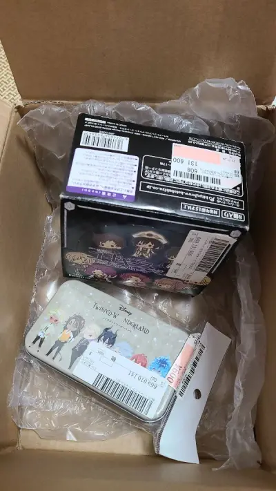 这回买的整套的橡胶挂件，骏河屋的整套感觉大部分都带盒，看起来是整件，但是好像还是走不了竹蜻蜓，会认定为同类产品过多，所以这次用的海运，挺顺利的，虽然海运件运费感觉越重越划算但是担心超额被税就还是不敢合成太大的包裹，顺利收到我就挺开心了