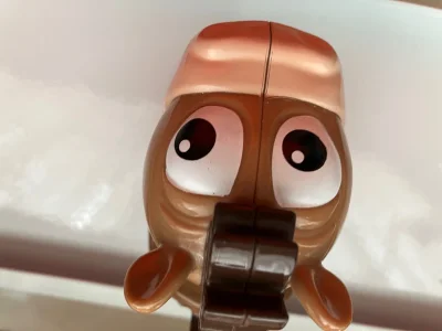 上周收到的一箱，外箱完整干净无压坏，箱子不大，箱内泡泡纸保护到位，都有单独保护。箱内物品不多，很好，