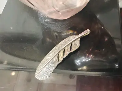 非常不错和卖家一样如实描述！到手基本全新，少许使用痕迹。其他都没啥问题 ，好价格，相对全新便宜了几百块，非常实惠。