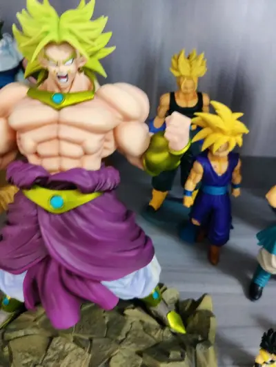 这款布罗利做的非常好，身体光滑可见阴影。头发清洗过渡自然，面部表情富有动态。整体张力十足，确实很少见！