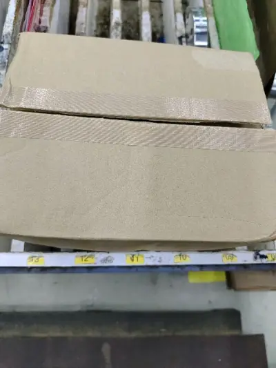 最近EMS很快，几天就到口岸了，收了点税，平安到家了，打包的很好，没有一点破损，卖家描述没有明显痕迹，但还是有轻微的使用痕迹。。